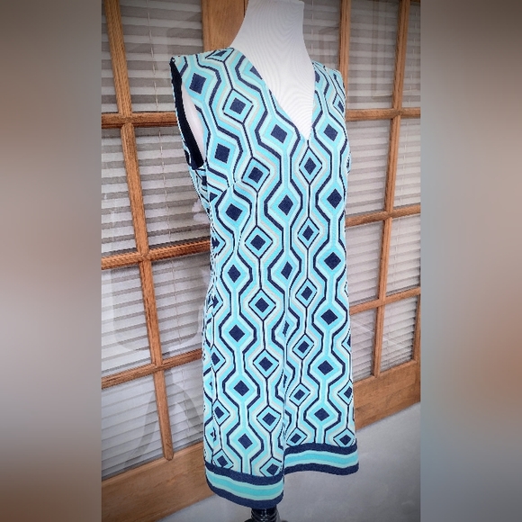 Brand New Michael Kors Sheath Dress, Retro Geometric, Size Medium NWOT - Picture 5 of 11